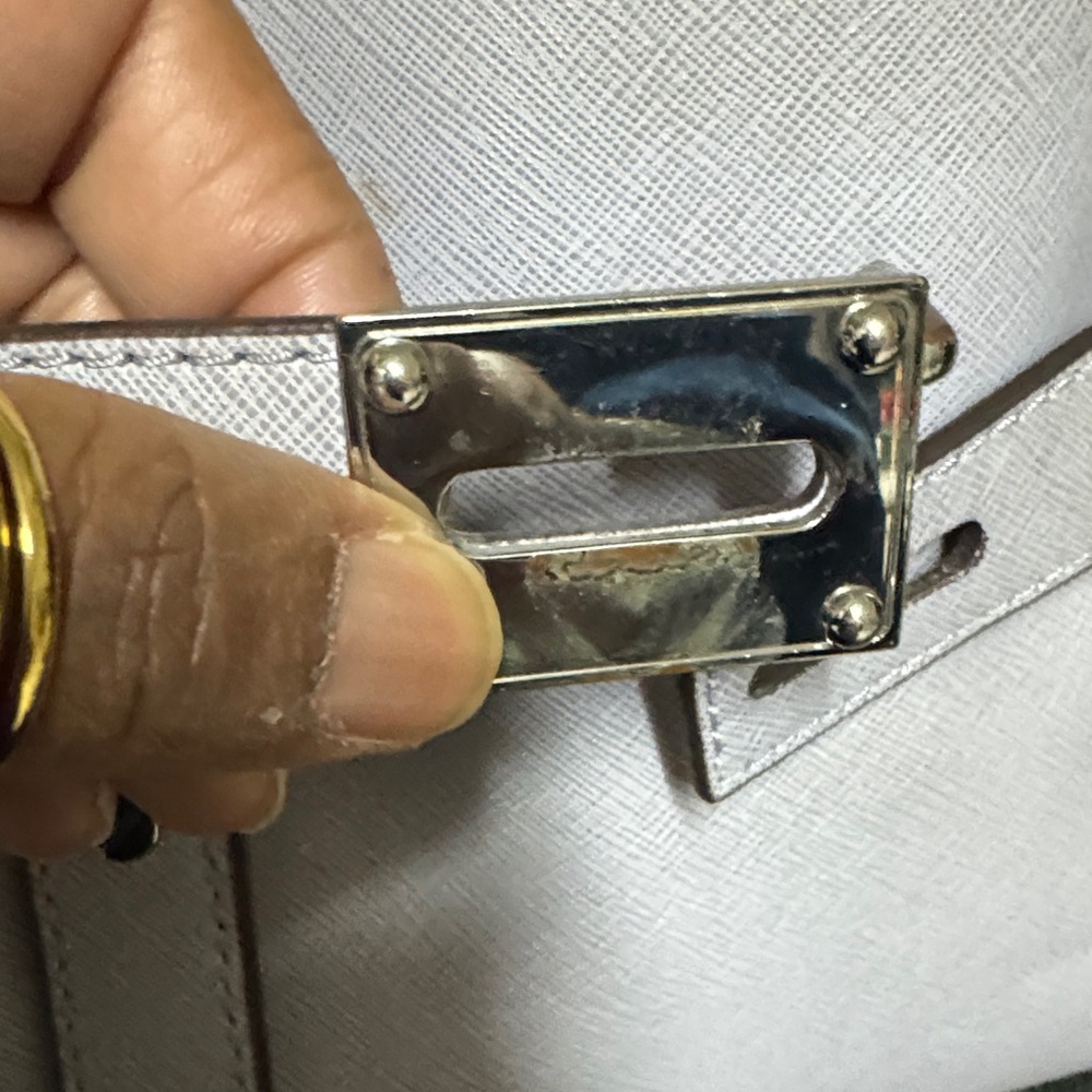Michael Kors Lavender Saffiano Satchel with Silver MK Padlock - Picture 3 of 16